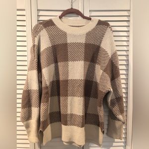 Abercrombie Oversized Ivory & Light Brown Check Plaid Sweater (size M)